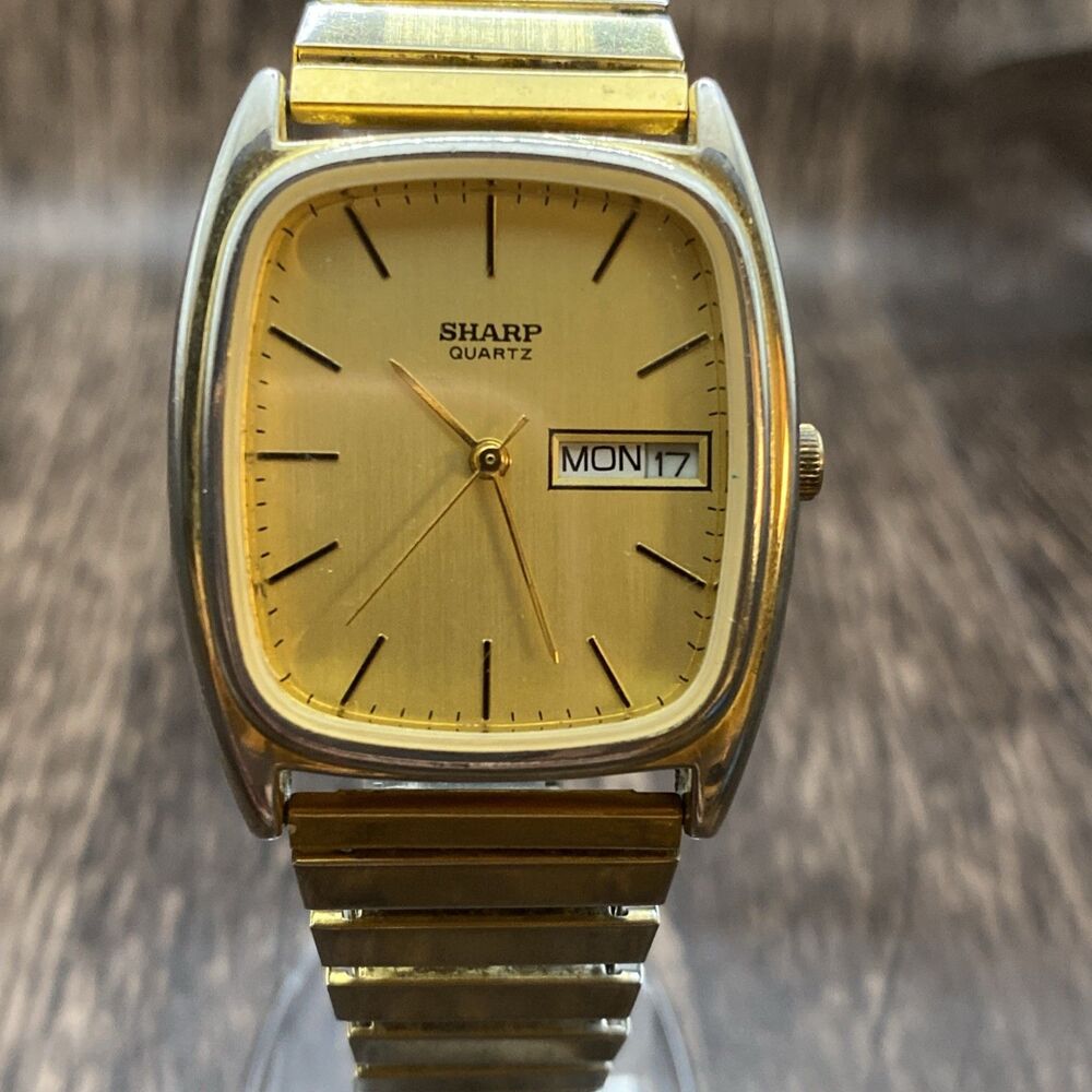 Sharp Mens Gold Tone 32 mm Day Date Expansion Band 35mm Quartz Watch  7 1/2"